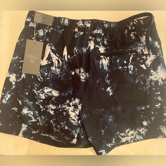 VRST Men's 5” Resort Short Beach Indigo Craft Size Medium NWT - Picture 7 of 11
